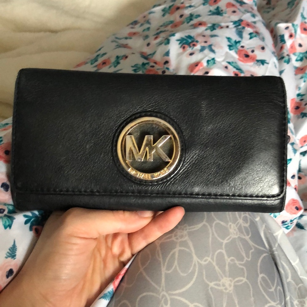 Michael kors wallet